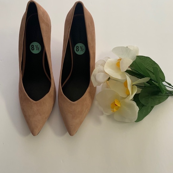 New Rebecca Minkoff Zuria Heel in Blush Suede 8.5 - Picture 3 of 10